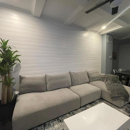 The Blue House! Modern+ Rooftop Deck+ Parking บัลติมอร์ ภายนอก รูปภาพ